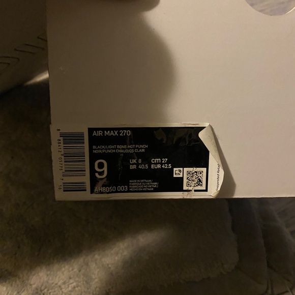 Nike Air Max 270 - Picture 3 of 6
